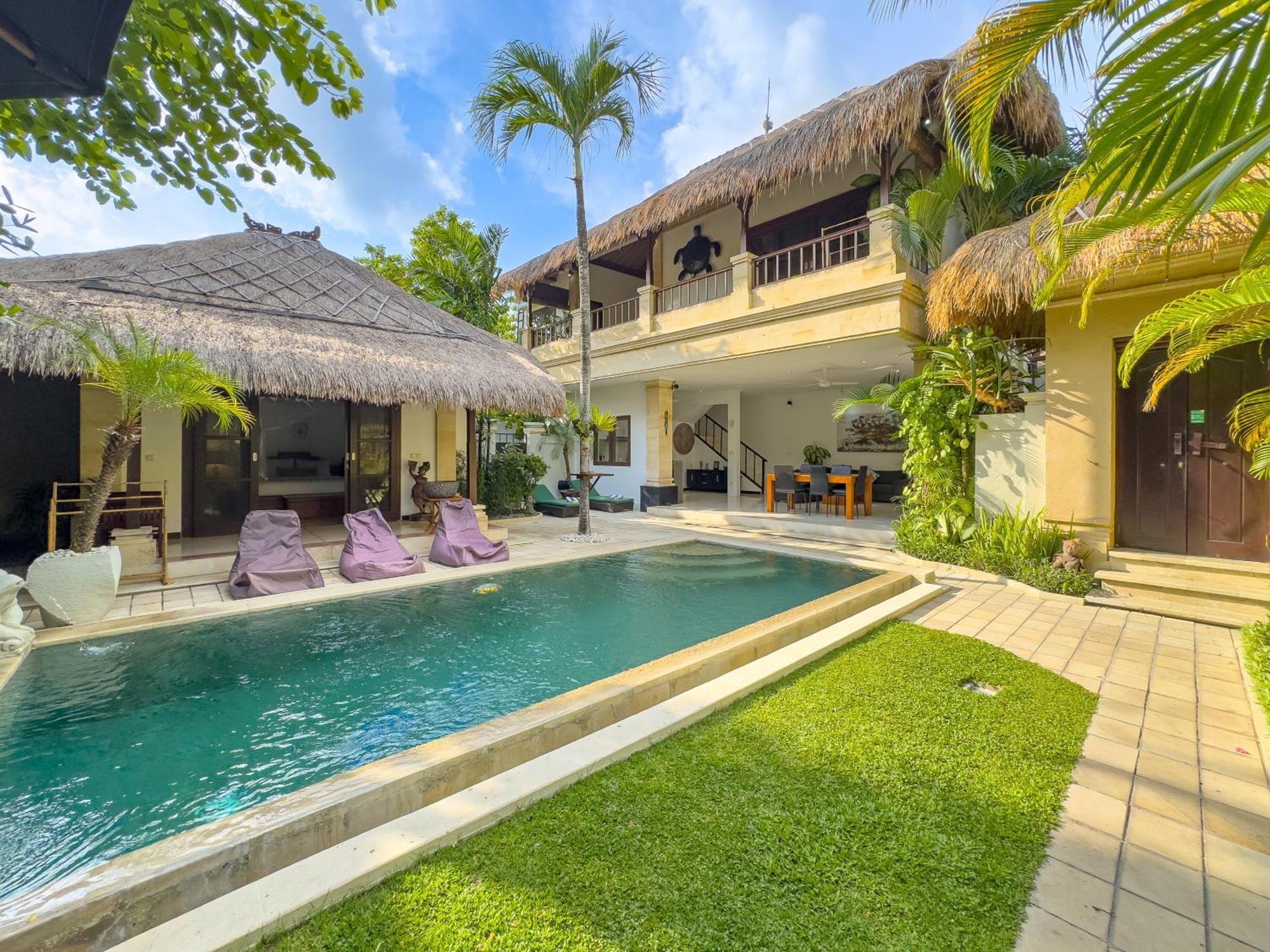 Villa Bugis Kayu Aya Seminyak Værelse billede