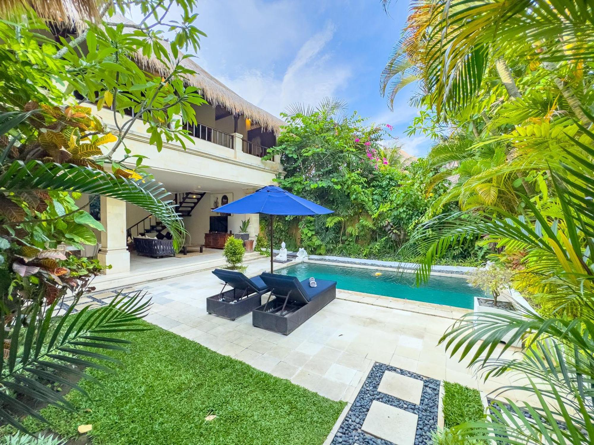 Villa Bugis Kayu Aya Seminyak Værelse billede